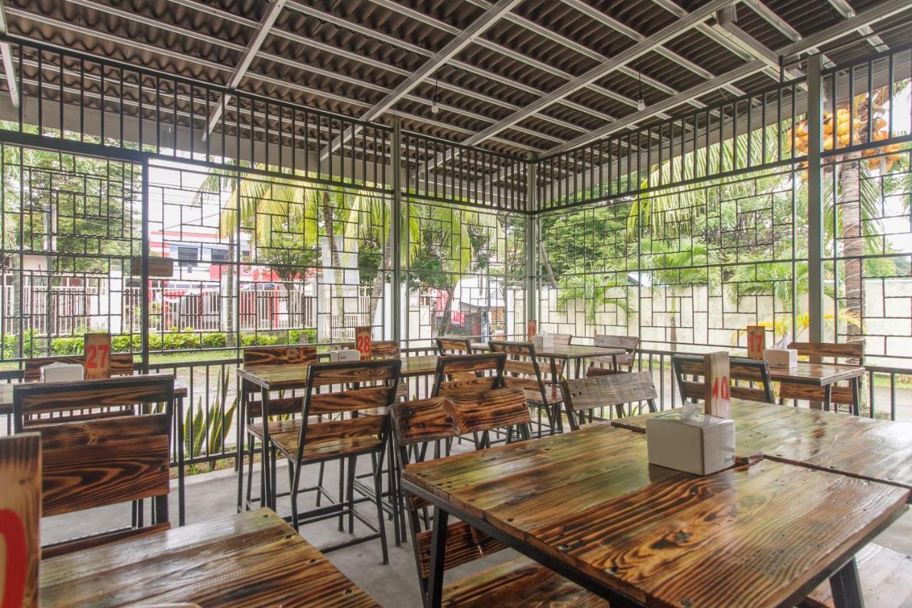 Reddoorz At Jalan Babepalar Rike Manado Hotell Eksteriør bilde