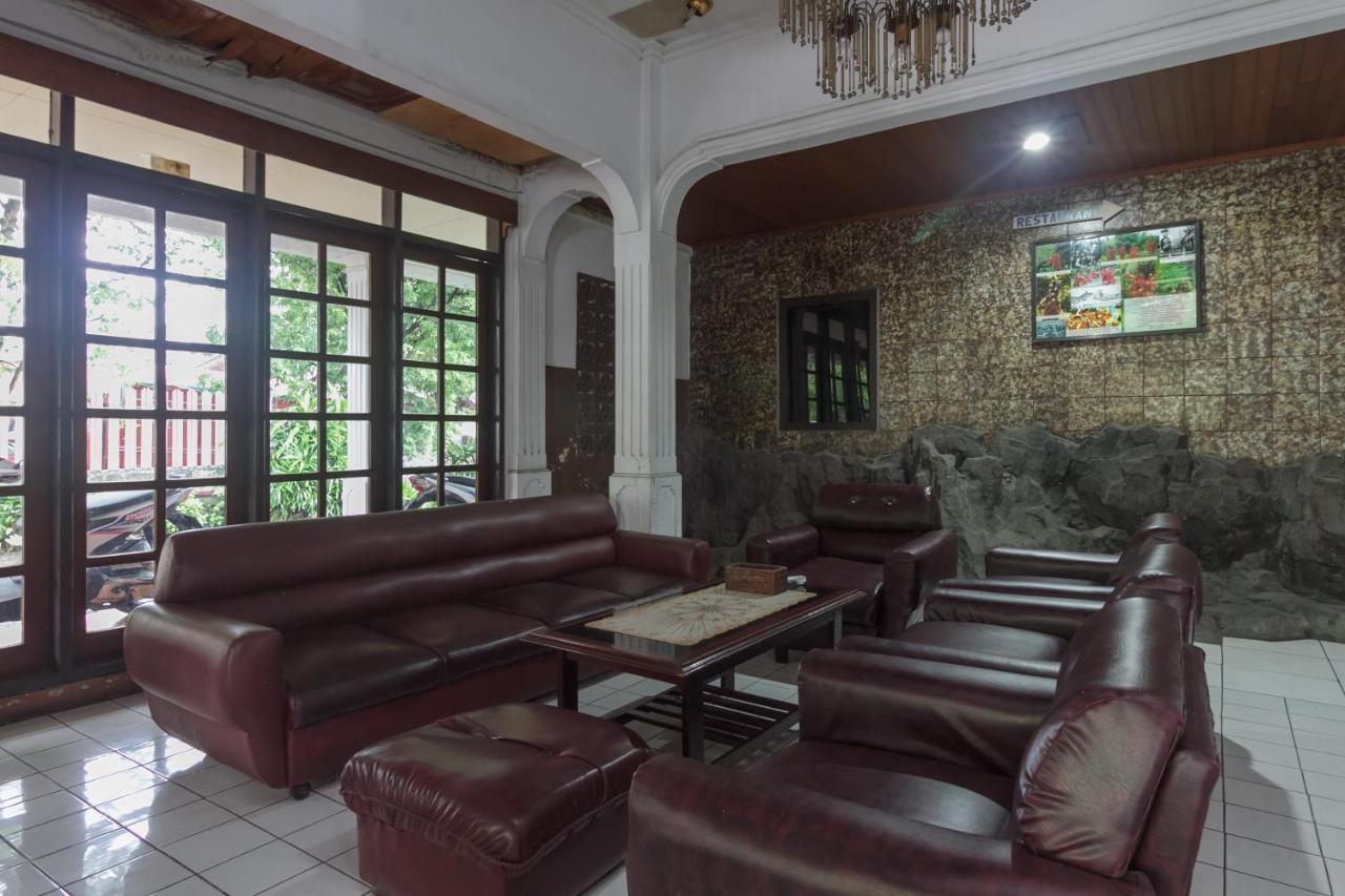Reddoorz At Jalan Babepalar Rike Manado Hotell Eksteriør bilde